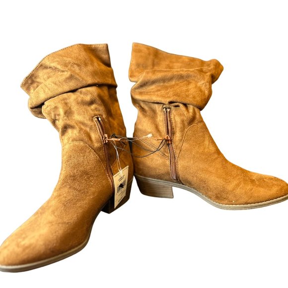 George SLOUCH BOOTS IN TOBACCO SUEDE, WRINKLED MID-CALF, LOOSE, LOW HEEL - Picture 1 of 10